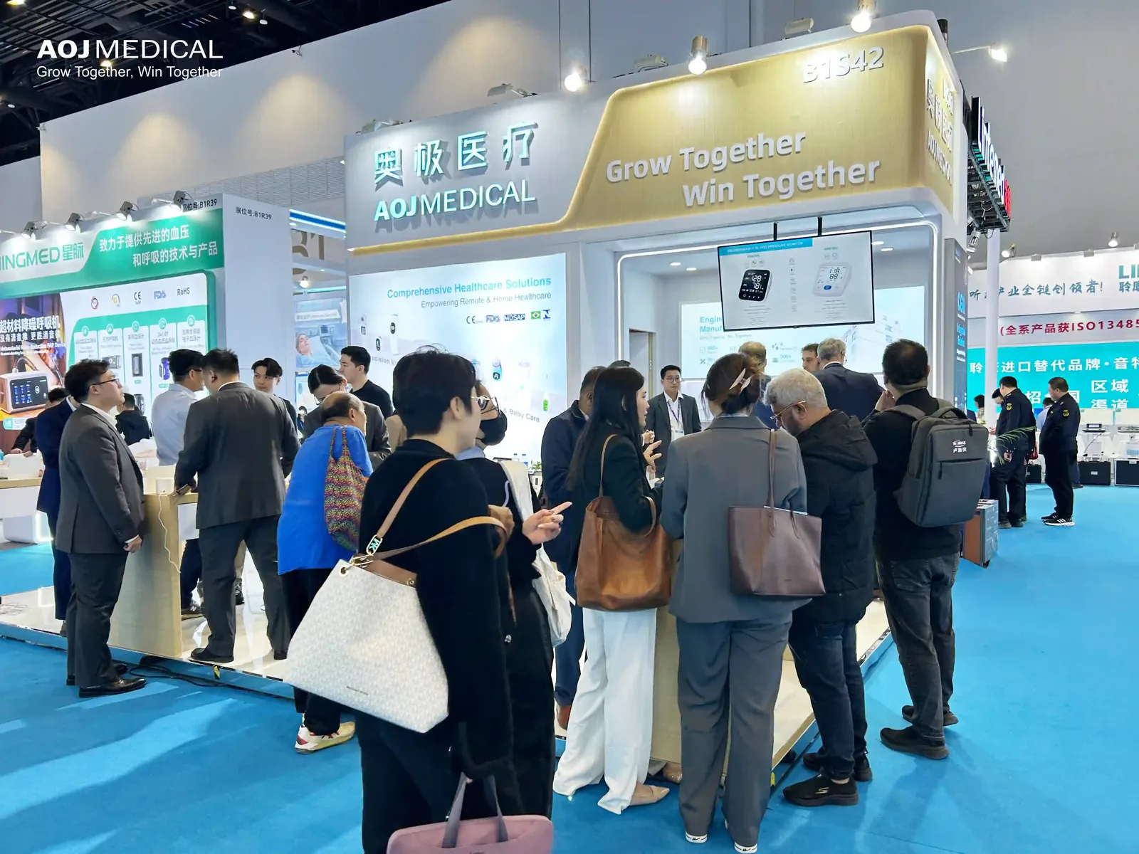 A busy afternoon at the AOJ Medical booth B1S42, CMEF Beijing 2026